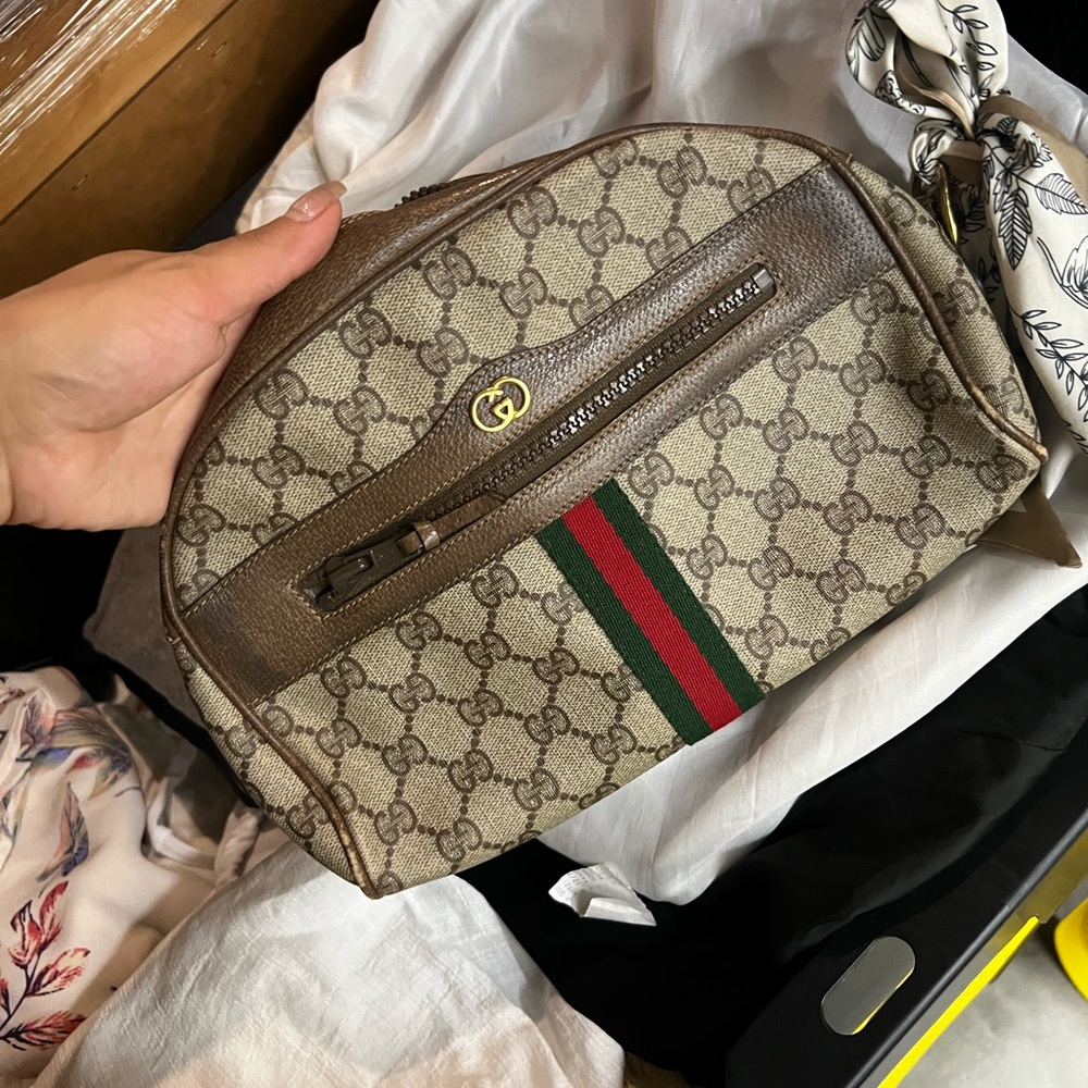 Vintage gucci clutch